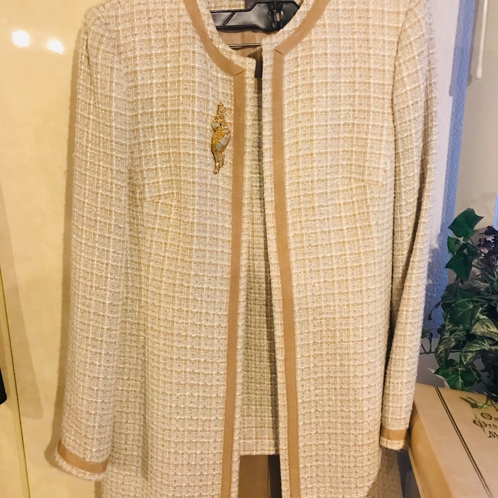 skirt  suit/  long Tweed suit jacket